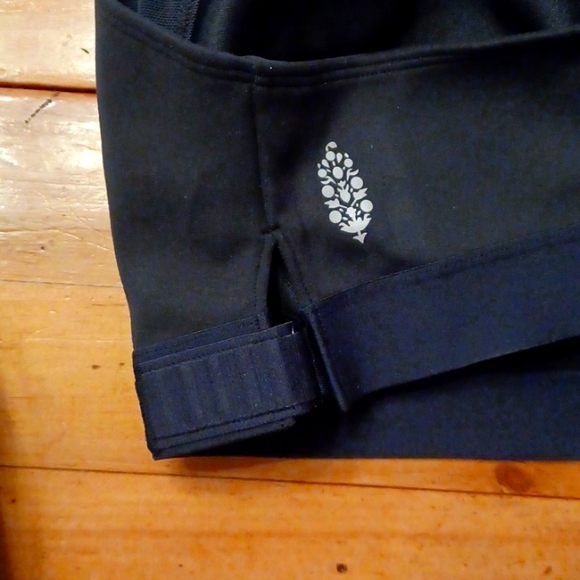 NWT- FP Movement- Make a move bra, Black, Sz Lrg, Multi adjustable straps! - Picture 9 of 16